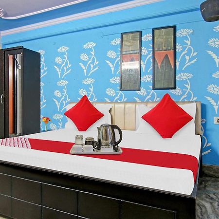 Flagship Hotel Decent Stay Near Pvr Vikaspuri Delhi New Delhi Bagian luar foto