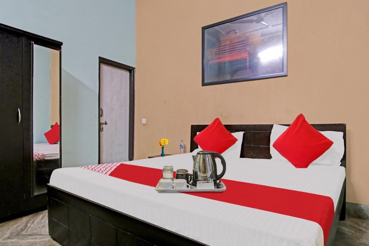 Flagship Hotel Decent Stay Near Pvr Vikaspuri Delhi New Delhi Bagian luar foto