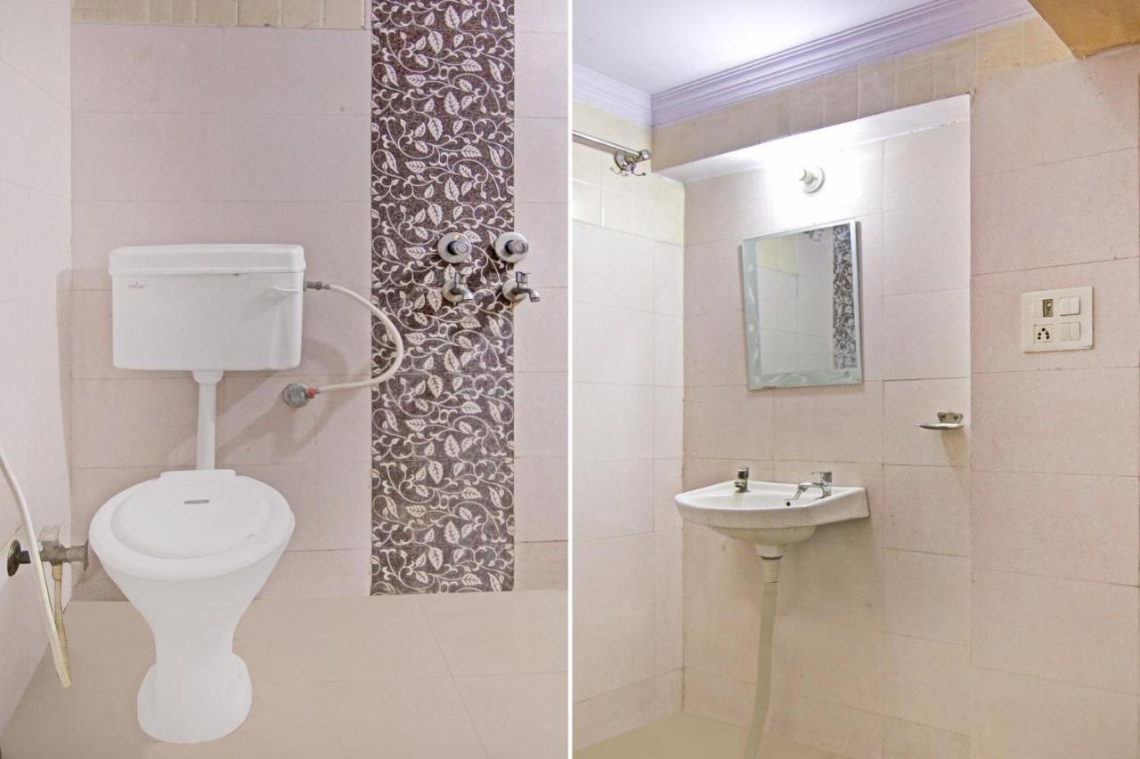 Flagship Hotel Decent Stay Near Pvr Vikaspuri Delhi New Delhi Bagian luar foto