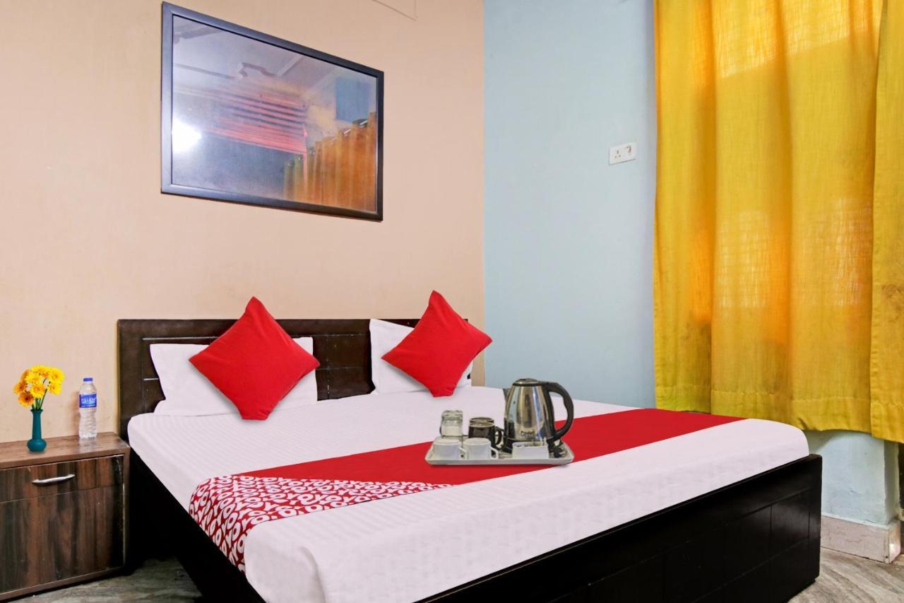 Flagship Hotel Decent Stay Near Pvr Vikaspuri Delhi New Delhi Bagian luar foto