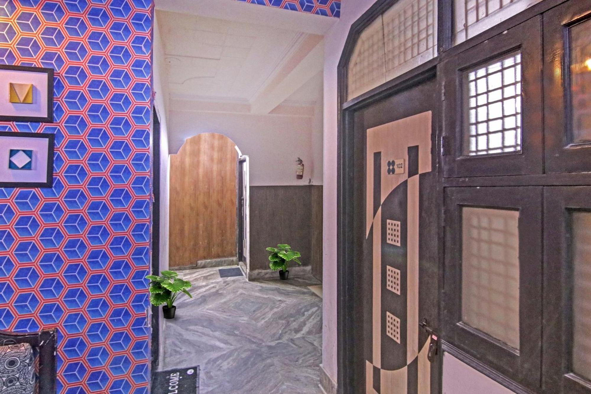 Flagship Hotel Decent Stay Near Pvr Vikaspuri Delhi New Delhi Bagian luar foto