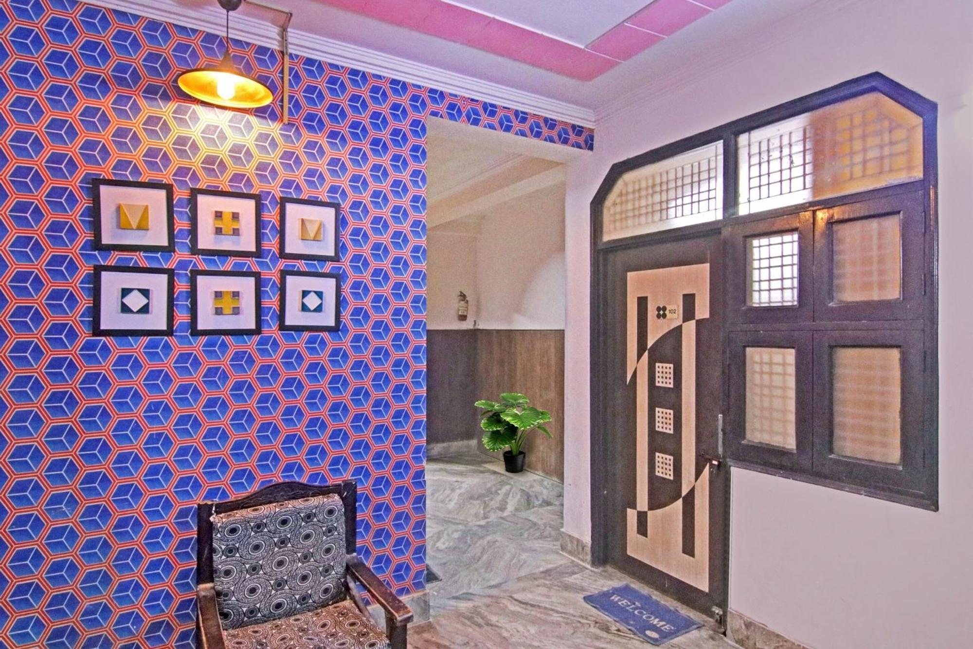 Flagship Hotel Decent Stay Near Pvr Vikaspuri Delhi New Delhi Bagian luar foto