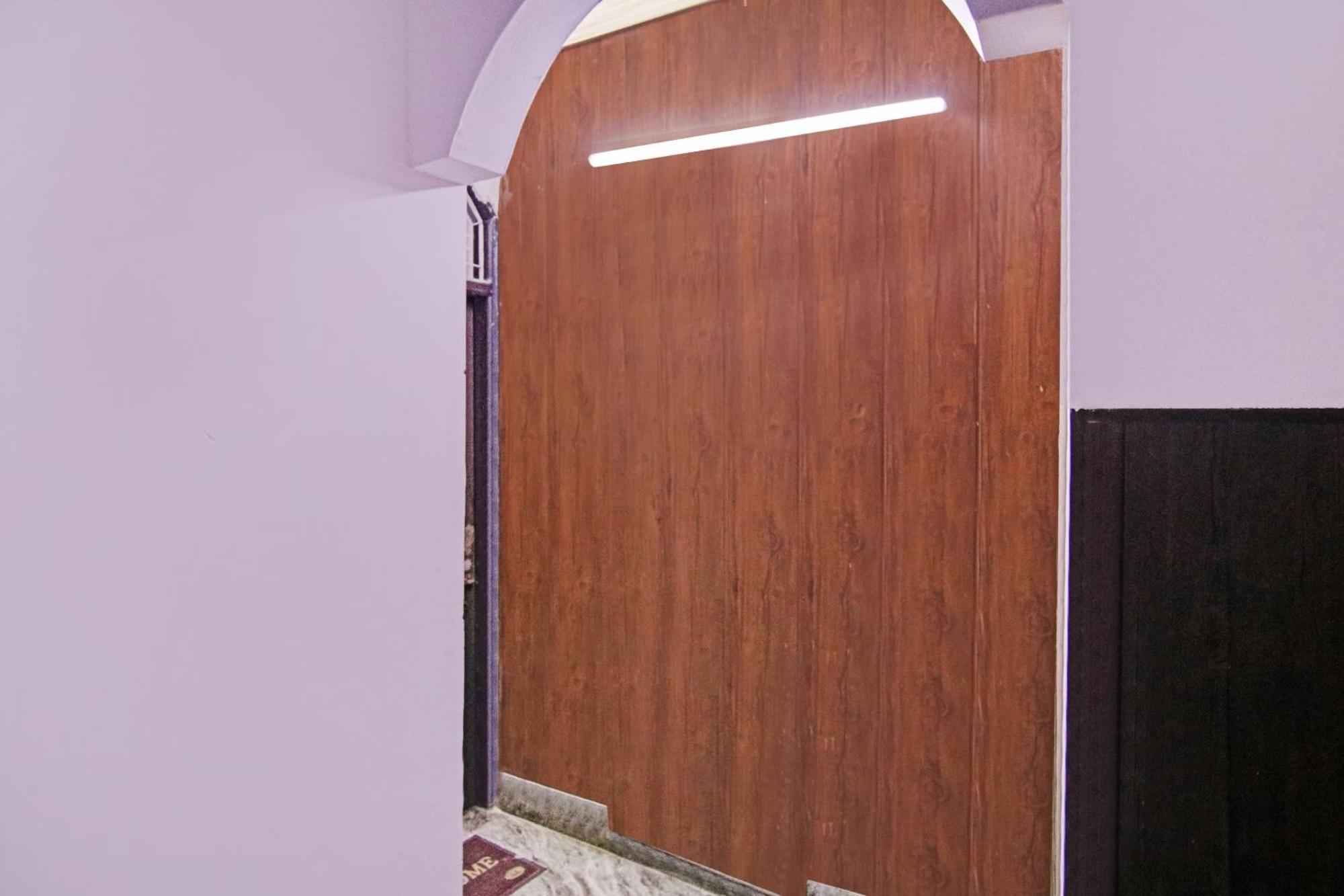 Flagship Hotel Decent Stay Near Pvr Vikaspuri Delhi New Delhi Bagian luar foto